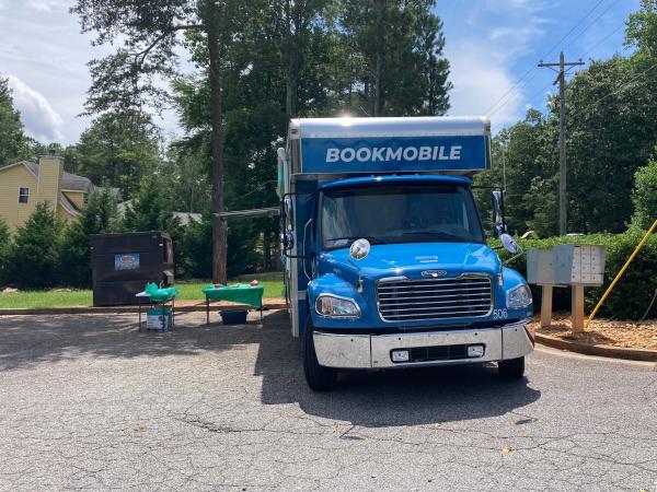 Image for event: BOOKMOBILE VISIT - Morningside Apartments